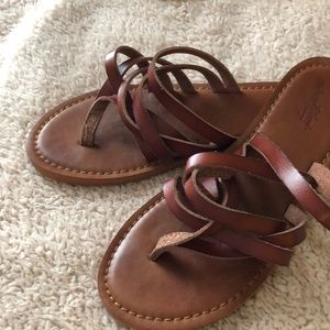 Universal Thread Sandals